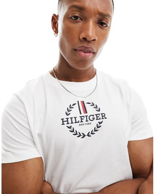 Tommy Hilfiger global stripe wreath T-shirt