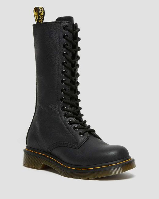 Dr. Martens 1B99 Boots in