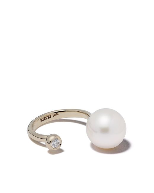 Mizuki 14kt gold pearl and diamond ring