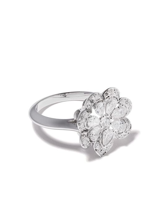 Chopard 18kt white gold diamond flower ring
