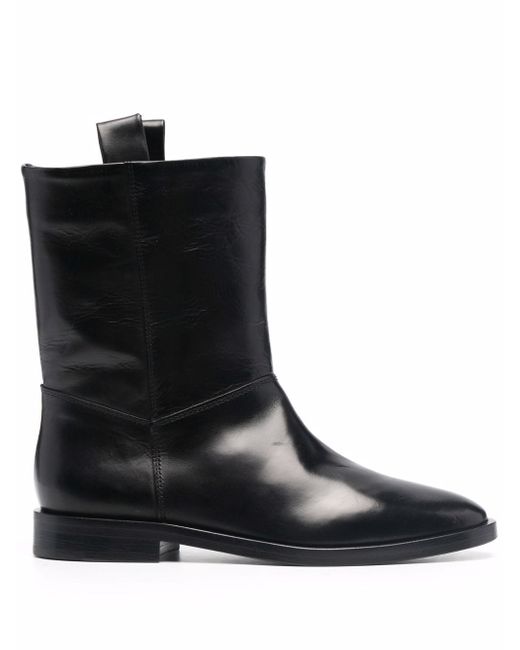 Closed leather ankle boots