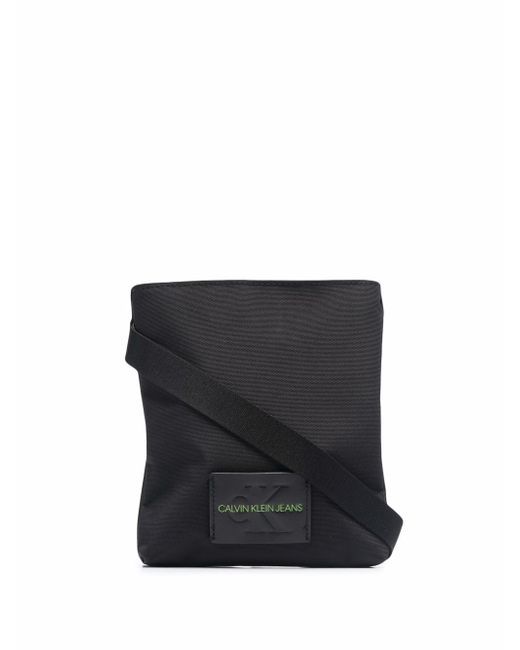 Calvin Klein Jeans logo-patch messenger bag