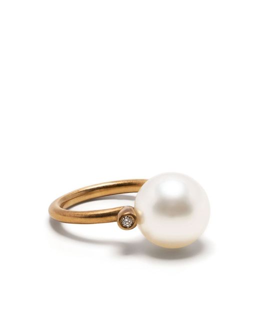 Hum 18kt gold pearl and diamond ring