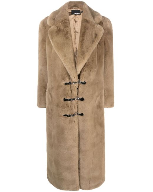 Rotate clasp-fastening faux-fur coat