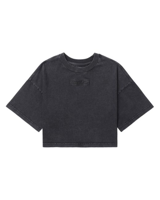 Izzue logo-patch cropped T-shirt