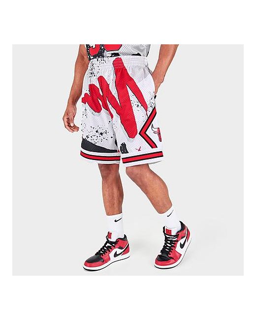 Mitchell And Ness Mitchell Ness Chicago Bulls NBA Hyper Hoops Swingman Shorts in White/White 100 Polyester