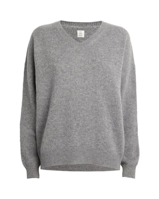 Almada Label V-Neck Zaya Sweater