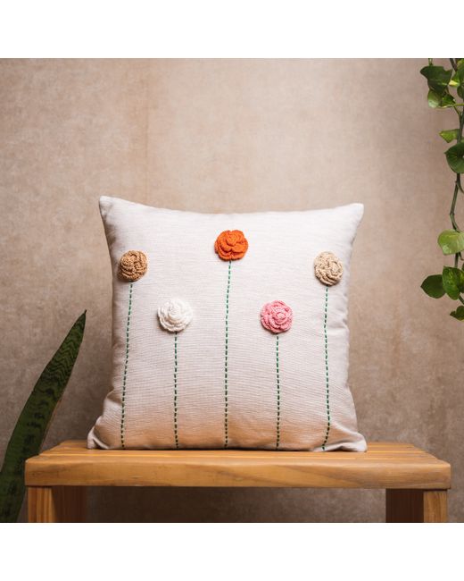 NandniStudio Crochet Roses Cushion Cover