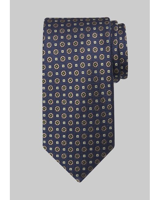 JoS. A. Bank Reserve Collection Mini Medallion Tie One