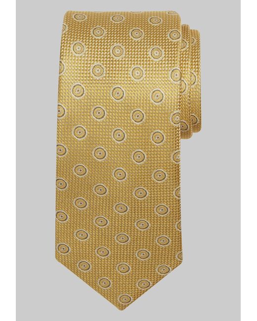 JoS. A. Bank Traveler Collection Radiant Dot Tie One