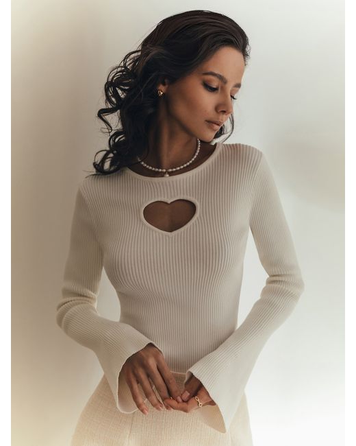 Lichi Knitted top with heart-shaped neckline