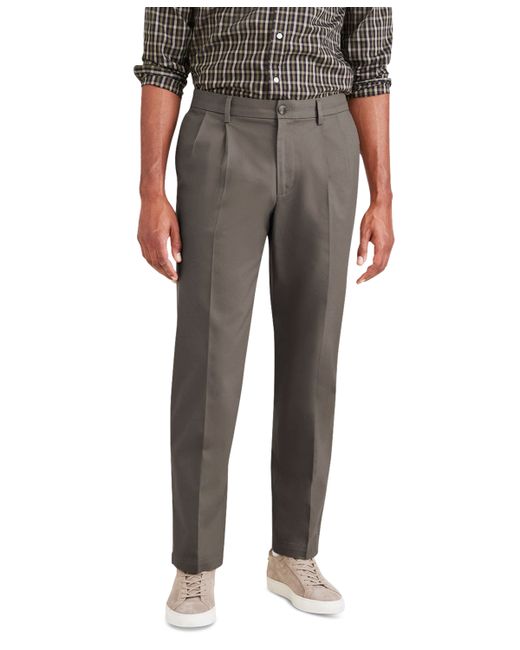 Dockers Signature Classic Fit Pleated Iron Free Pants with Stain Defender