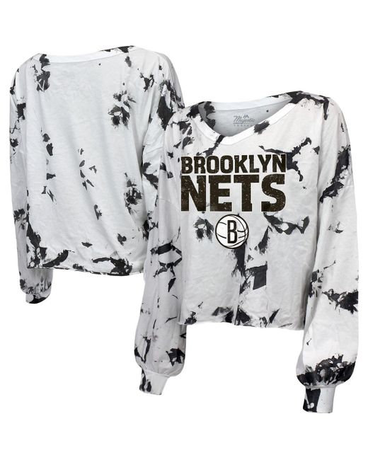 Majestic Threads and Black Brooklyn Nets Aquarius Tie-Dye Cropped V-Neck Long Sleeve T-shirt