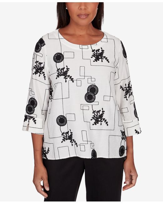 Alfred Dunner Petite Opposites Attract Black White Geometric Top