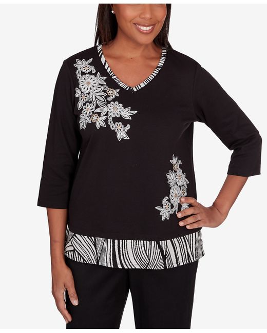 Alfred Dunner Petite Opposites Attract Animal Trim Flower Top