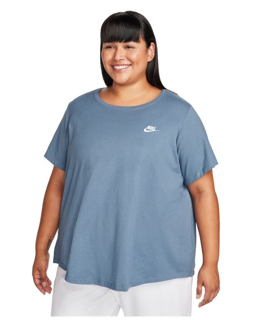 Nike Plus Active Sportswear Club Essentials Short-Sleeve T-Shirt
