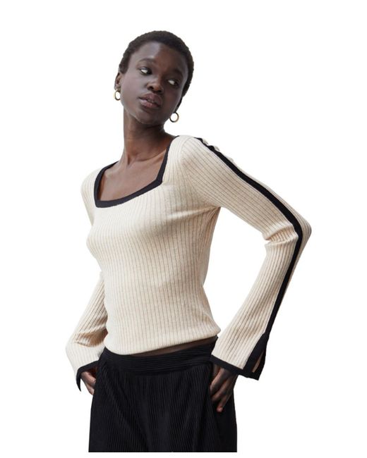 Crescent Isla Basic Square Knit Top with Contrast Detail