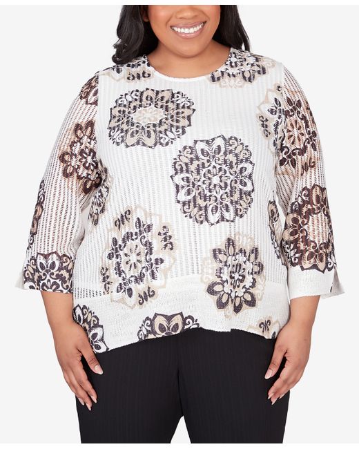 Alfred Dunner Plus Opposites Attract Medallion Textured Top