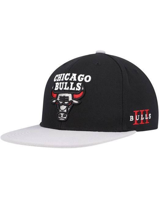 Mitchell & Ness Gray Chicago Bulls Core Snapback Hat