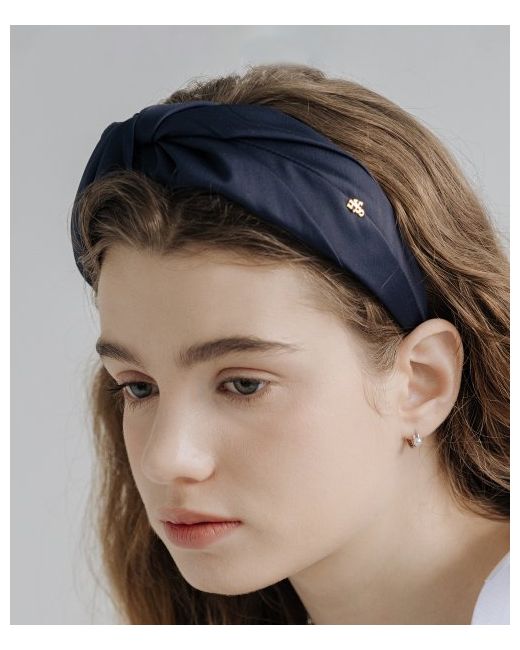 has HTY003 Navy Twisted hair band