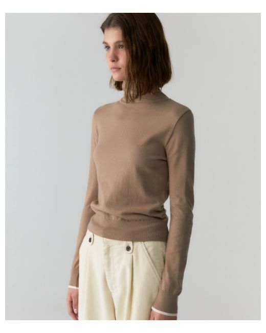 depound Gold accentuated turtleneck knitwear