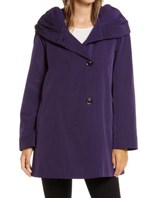 Gallery Pleated Collar Raincoat With Liner