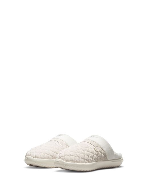 Nike Burrow SE Quilted Slipper in Orewood Pale Ivory at