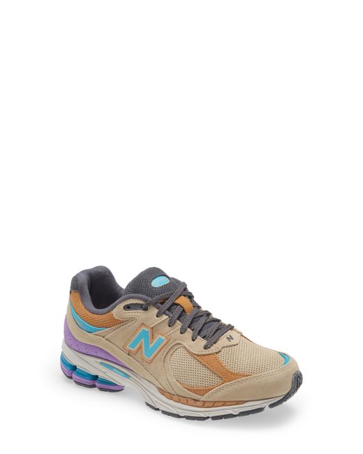 New Balance 2002R Sneaker in at