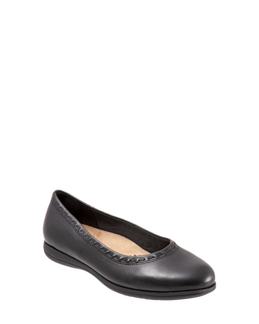 Trotters Dixie Leather Ballet Flat in at