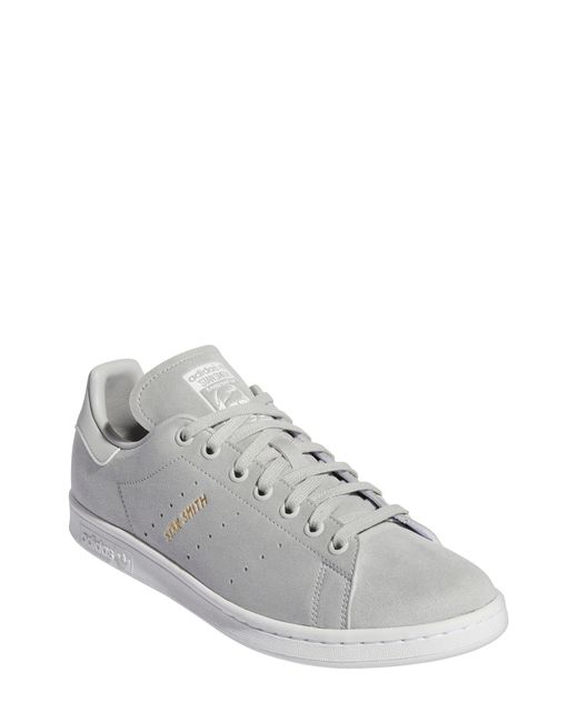 Adidas Stan Smith Sneaker in Grey/White/Gold Metallic at 10.5