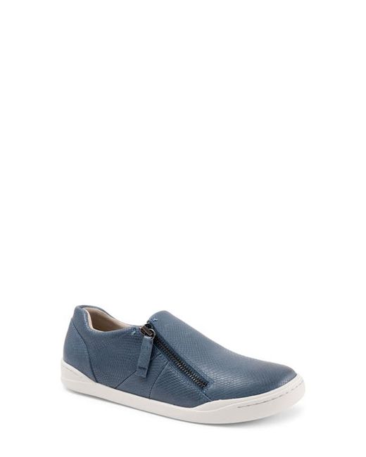 SoftWalk® SoftWalk Arezzo Sneaker in at
