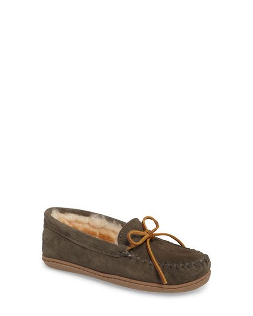 Minnetonka Genuine Shearling Hard Sole Moccasin Indoor/Outdoor Slipper in at