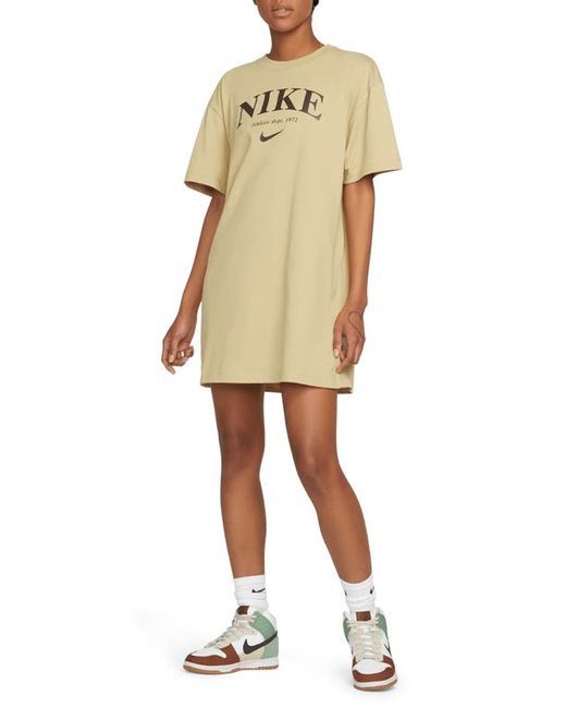 Nike Sportswear Cotton Graphic T-Shirt Dress in Wheat Grass/Dark Chocolate at