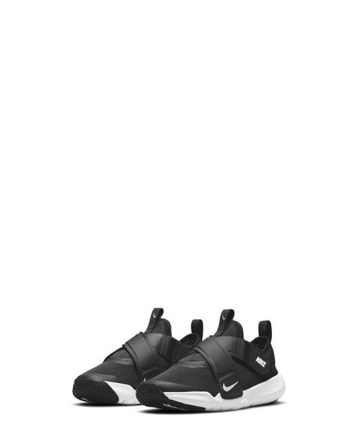 Nike Flex Advance FlyEase Sneaker in Black/White/University at