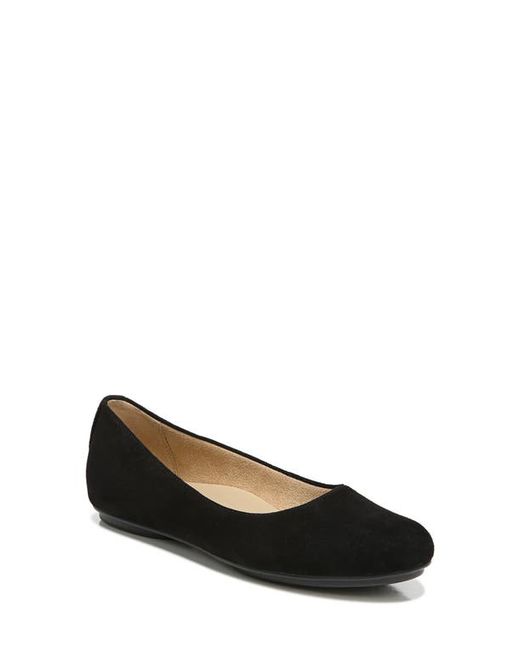 Naturalizer True Colors Maxwell Flat in at