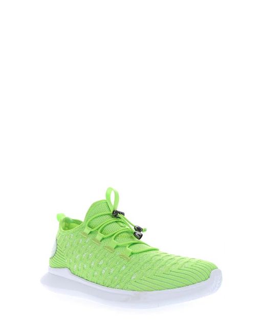 Propét Travelbound Stretch Sneaker in at