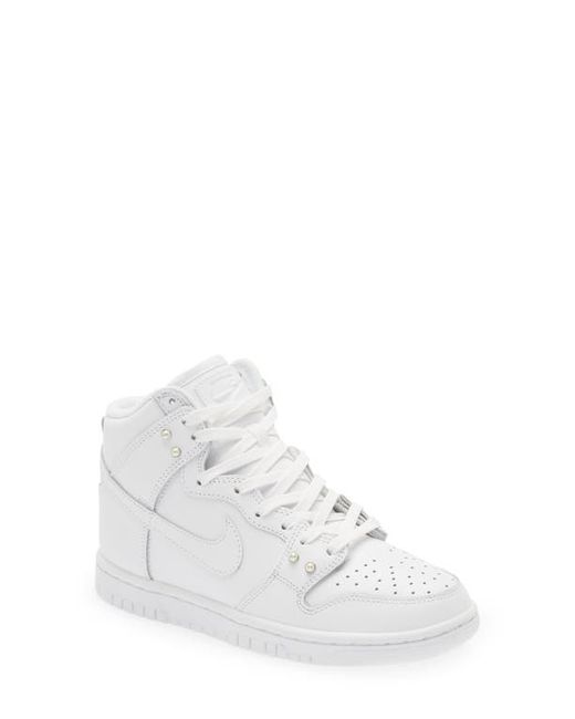 Nike Dunk High Top Sneaker Special Edition in White/Metallic Sail at