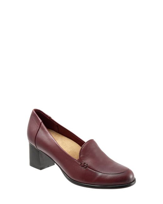 Trotters Quincy Loafer Pump in at