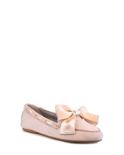 Amalfi by Rangoni Dream Suede Loafer in at