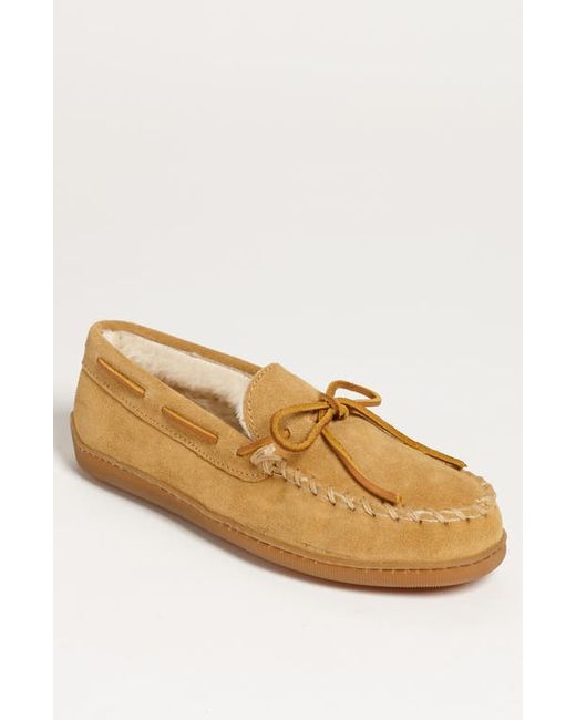 Minnetonka Suede Moccasin in at