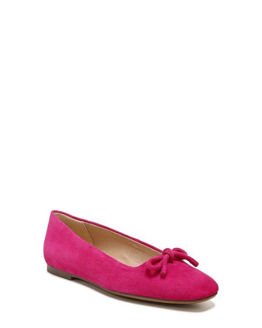 Naturalizer Poetic Skimmer Flat in at
