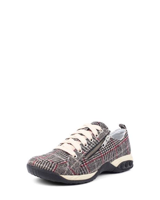 Therafit Sienna Sneaker in at