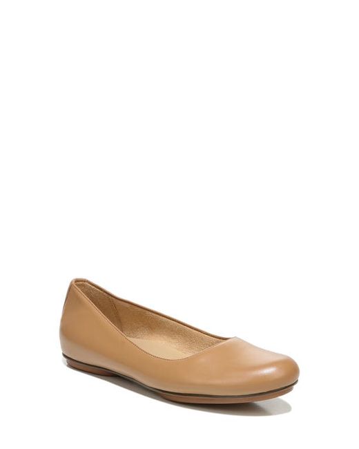 Naturalizer True Colors Maxwell Flat in at