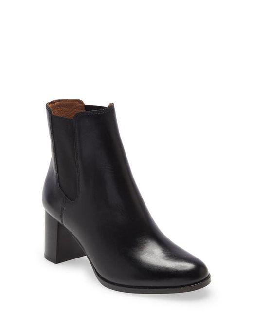 Madewell The Laura Chelsea Boot in at
