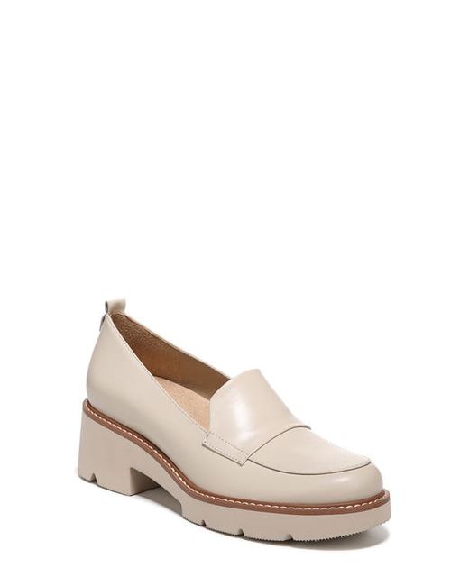 Naturalizer Darry Leather Loafer in at