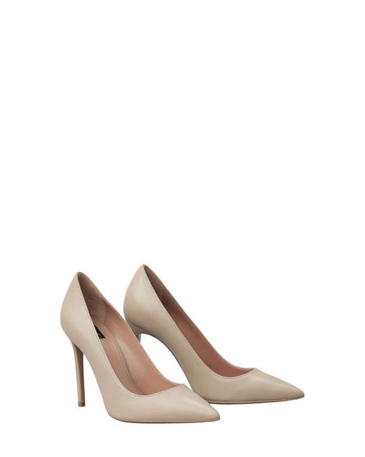 LITA by Ciara Solid Pointed Toe Pump in at
