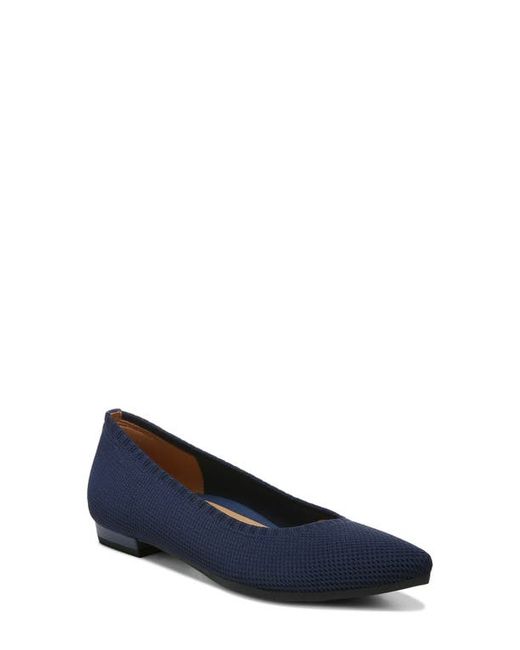 Vionic Dahlia Pointy Toe Flat in at