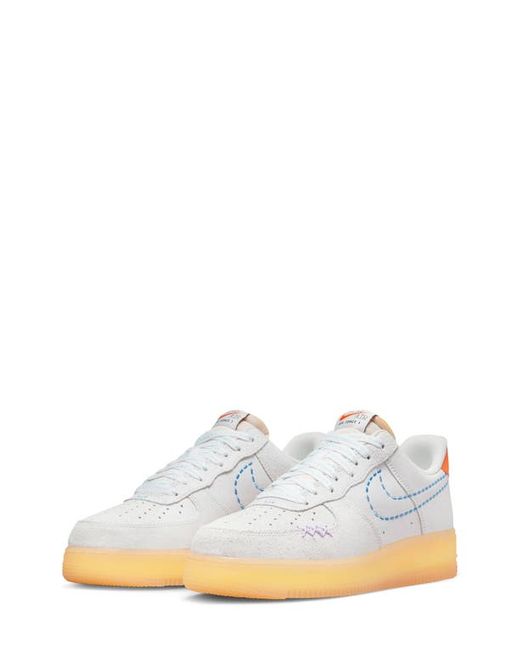 Nike Air Force 1 07 LV8 Sneaker in White/Orange at