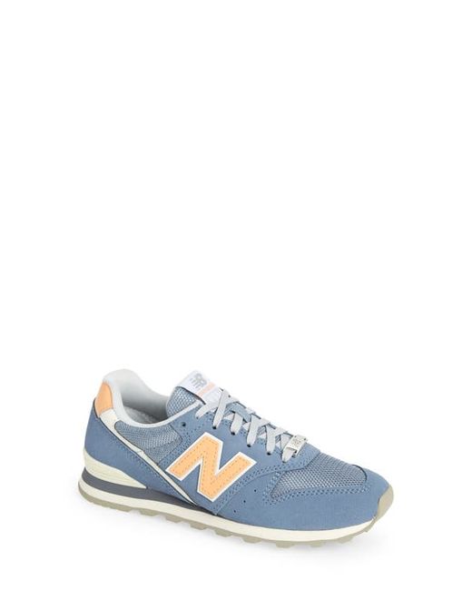 New Balance 996 Sneaker in at