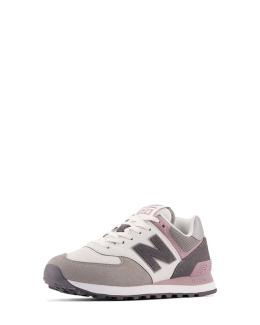 New Balance 574 Classic Sneaker in at